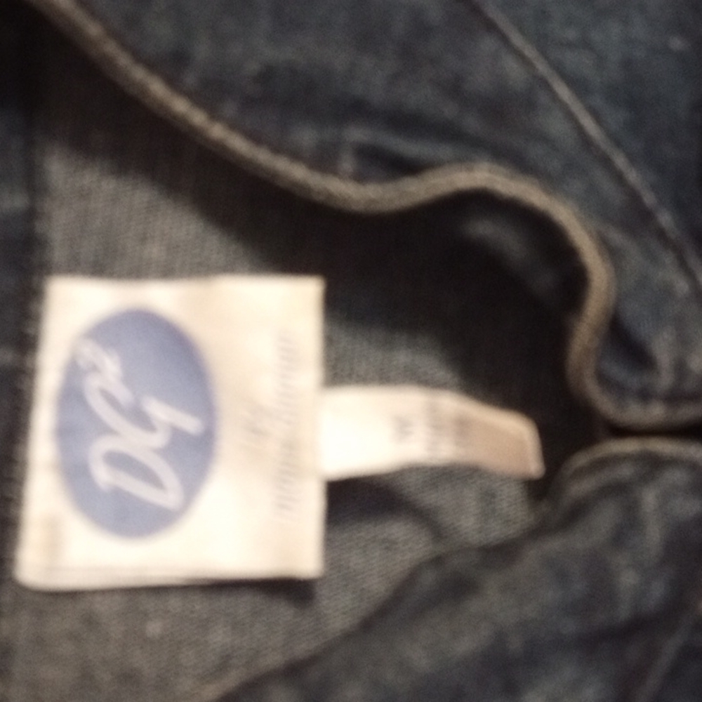 Woman's jean jacket sz medium - Picture 5 of 8